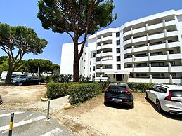 Vilamoura Charming With Pool by Homing