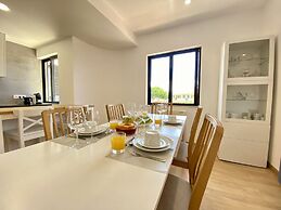 Vilamoura Twins 2 With Pool by Homing