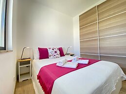 Vilamoura Twins 2 With Pool by Homing
