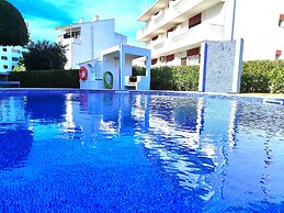 Vilamoura Twins 2 With Pool by Homing
