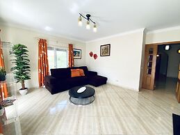 Quarteira Central by Homing