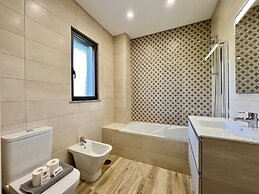 Quarteira Modern by Homing