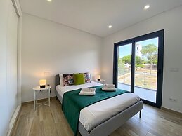 Quarteira Modern by Homing