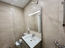 Quarteira Modern by Homing