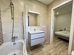 Quarteira Modern by Homing
