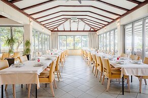 Rogač Rooms & Restaurant