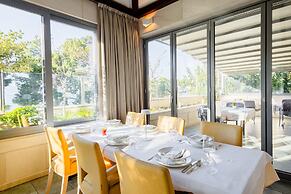 Rogač Rooms & Restaurant