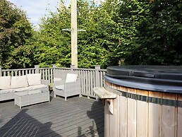 Woodland Lodge