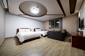 F-one Hotel