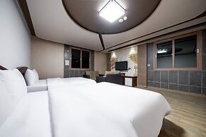 F-one Hotel