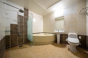 F-one Hotel