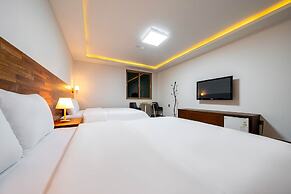 F-one Hotel