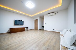 F-one Hotel