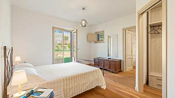 Casale Grottini 8 Emma Villas