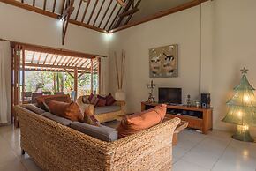 Villa Lotus Kayuputih