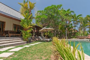 Villa Lotus Kayuputih