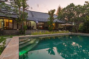 Villa Lotus Kayuputih