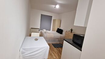 Compact Living Cosy Studio Flat in London