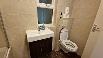 Compact Living Cosy Studio Flat in London