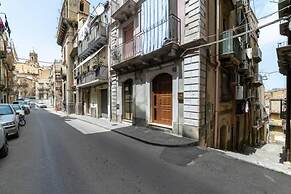 La Casa di Andrea Sleeps 5 With Parking