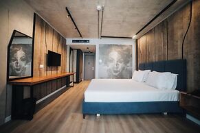 AMR Hotel