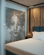 AMR Hotel