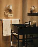 AMR Hotel
