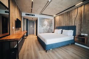 AMR Hotel
