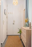Designer Apartment - 5 min to Center
