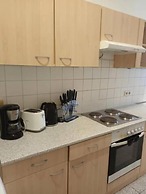 Designer Apartment - 5 min to Center