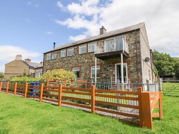 Coed y Glyn Bach Equestrian