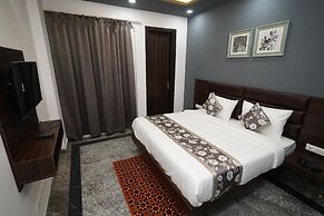 Posh Garden Inn