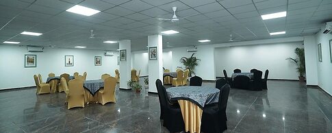 Posh Garden Inn