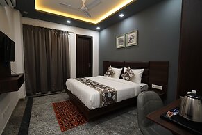 Posh Garden Inn