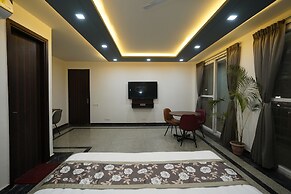 Posh Garden Inn