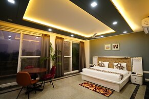 Posh Garden Inn
