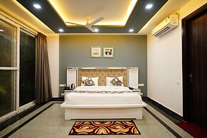 Posh Garden Inn