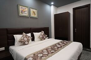 Posh Garden Inn