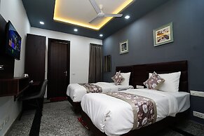 Posh Garden Inn