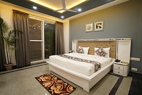 Posh Garden Inn