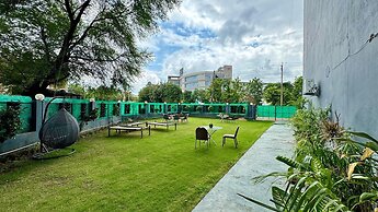 Posh Garden Inn