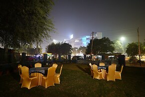 Posh Garden Inn