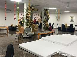 Posh Garden Inn