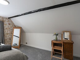 5 The Crescent