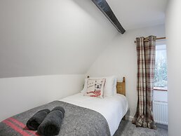 5 The Crescent