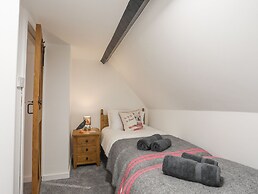 5 The Crescent