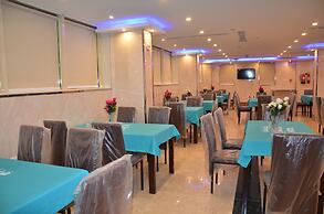 Golden Armada Hotel