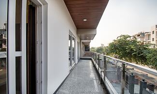 Treebo La Mirage Suite