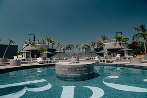 BOTANICAL POOL CLUB