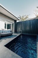 BOTANICAL POOL CLUB